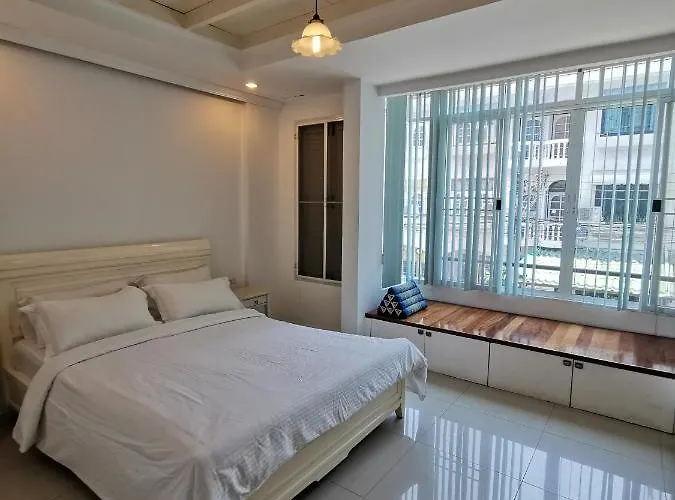 Ratchadasuthisan Day & Longstay Hotel 3*